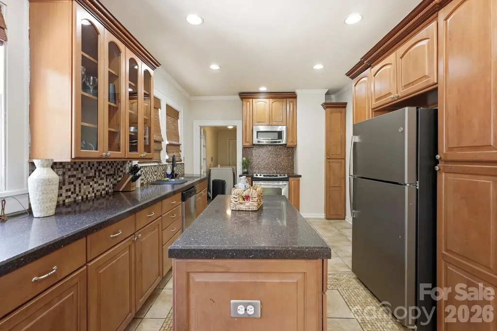 209 Grandin Road Charlotte NC 28208