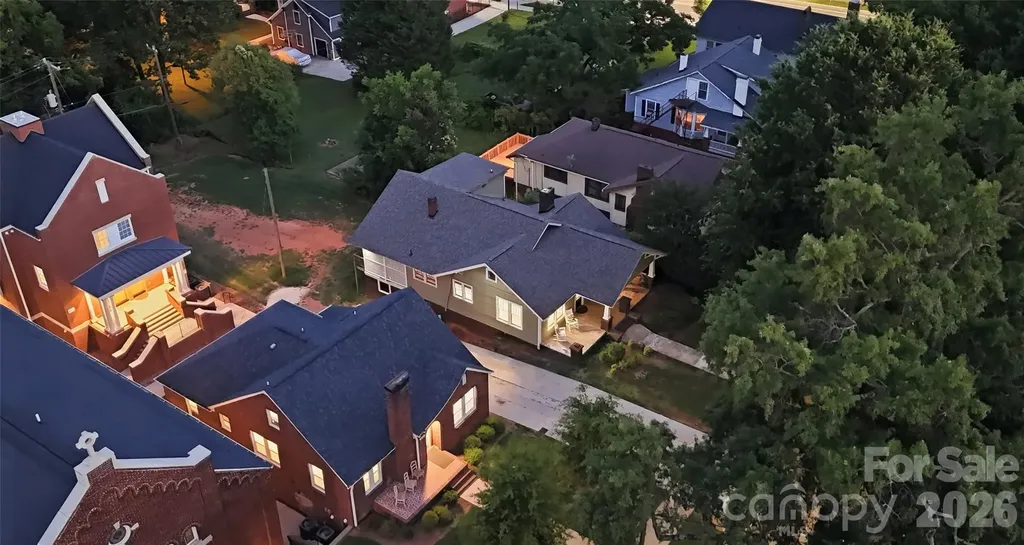 209 Grandin Road Charlotte NC 28208
