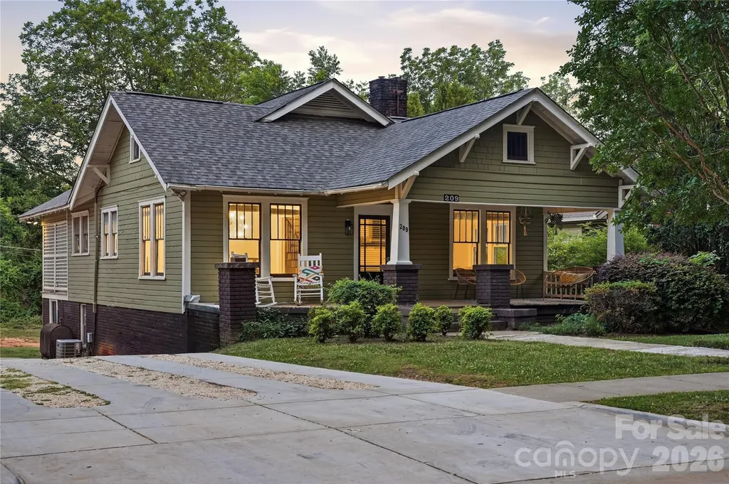 209 Grandin Road Charlotte NC 28208