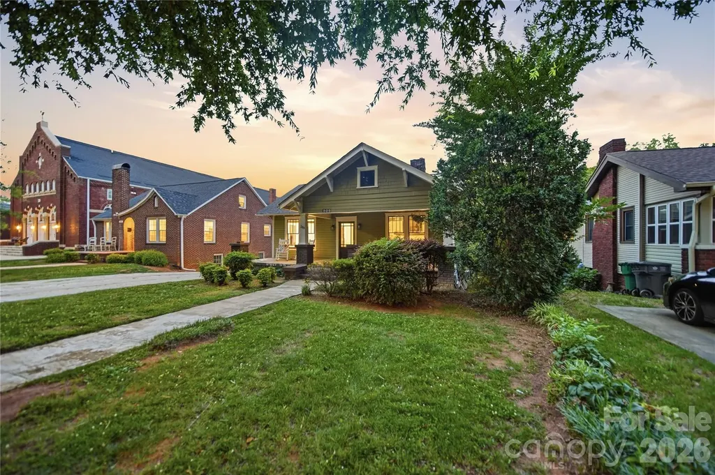 209 Grandin Road Charlotte NC 28208