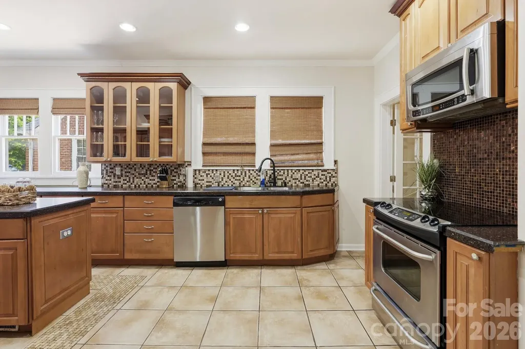 209 Grandin Road Charlotte NC 28208