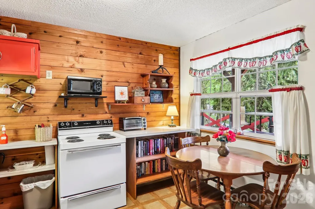 28 Mull Cove Road Maggie Valley NC 28751