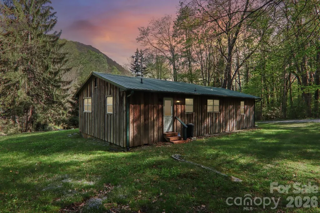 28 Mull Cove Road Maggie Valley NC 28751