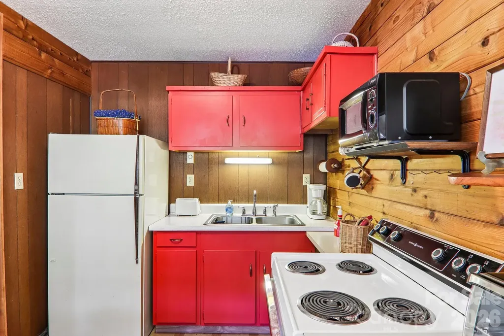 28 Mull Cove Road Maggie Valley NC 28751