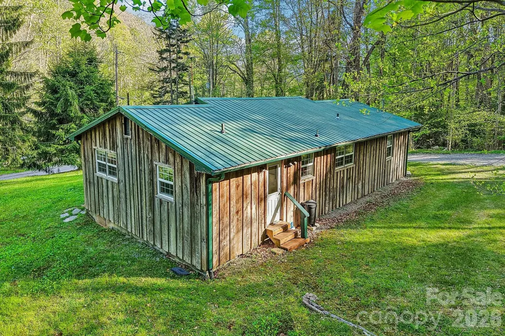 28 Mull Cove Road Maggie Valley NC 28751