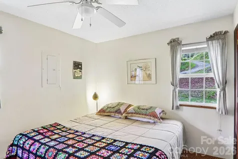 28 Mull Cove Road Maggie Valley NC 28751