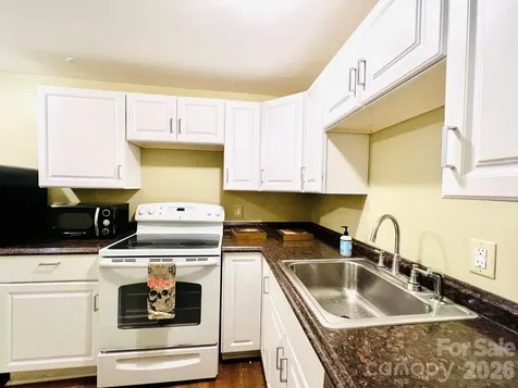 161 Melrose Avenue Tryon NC 28782