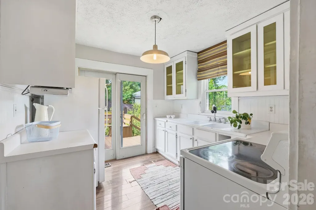 21 Clemmons Street Asheville NC 28801