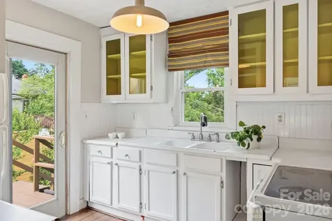 21 Clemmons Street Asheville NC 28801