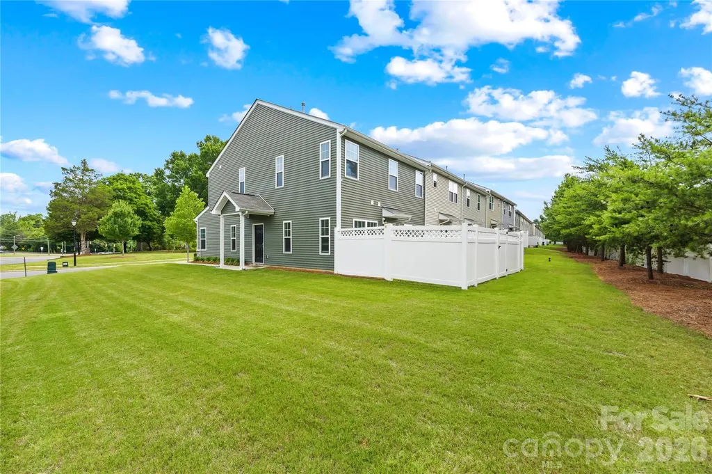 7447 Jane Parks Way Charlotte NC 28217
