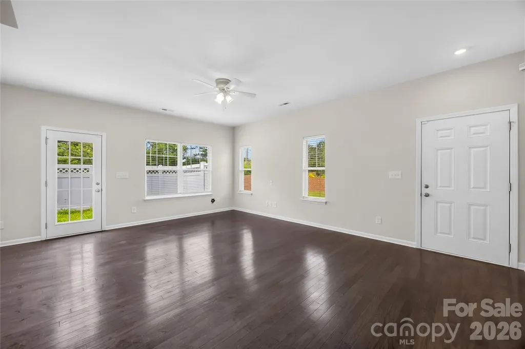 7447 Jane Parks Way Charlotte NC 28217