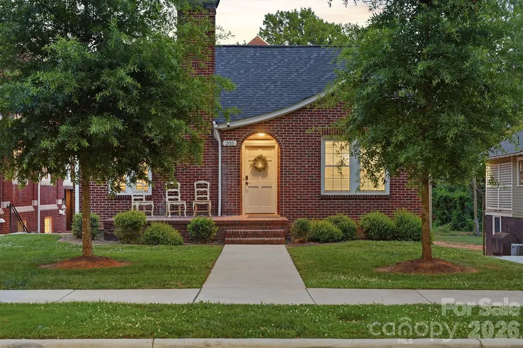 205 Grandin Road Charlotte NC 28208