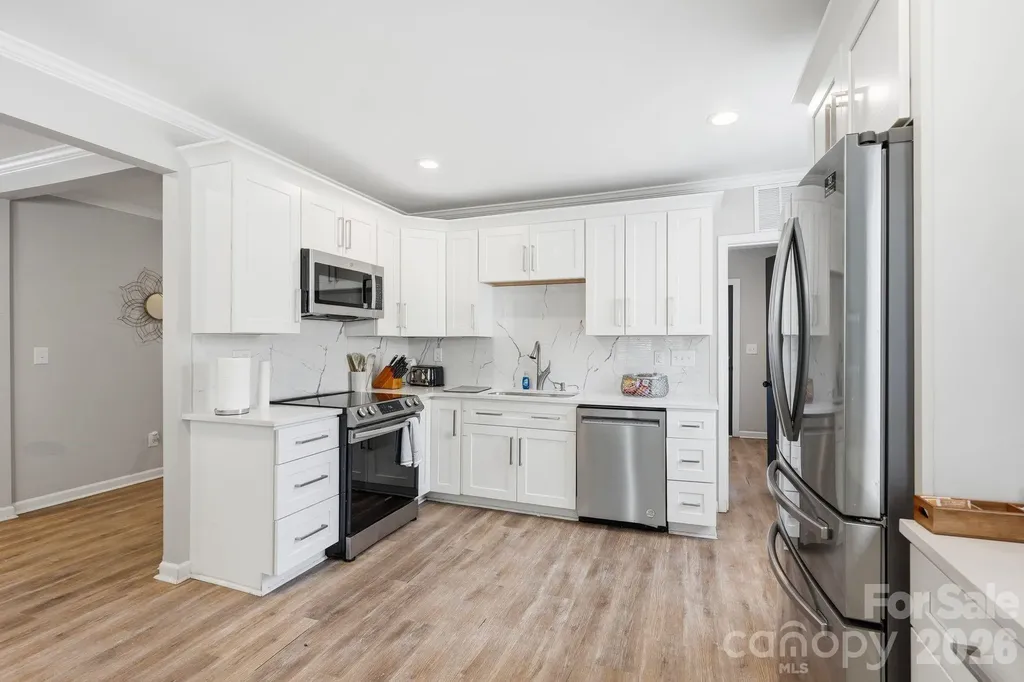 205 Grandin Road Charlotte NC 28208