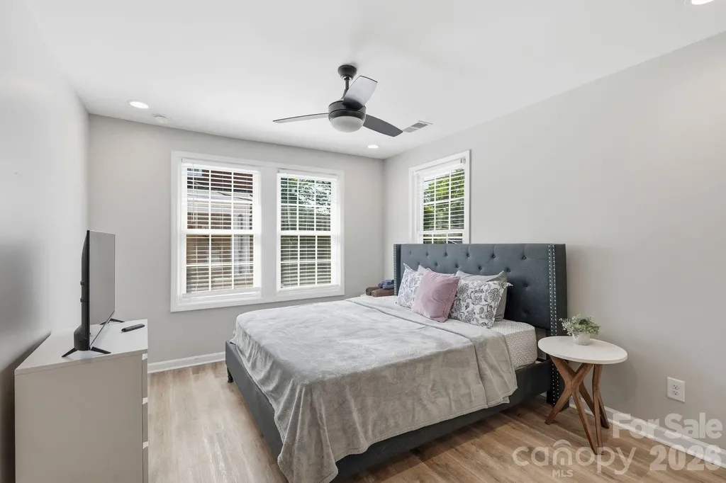 205 Grandin Road Charlotte NC 28208