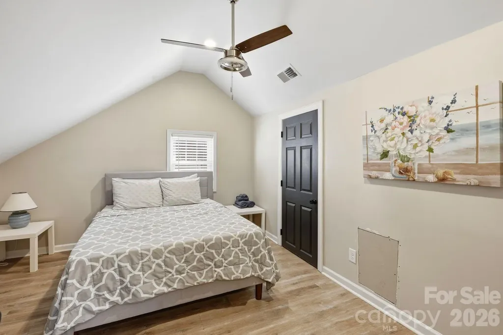 205 Grandin Road Charlotte NC 28208