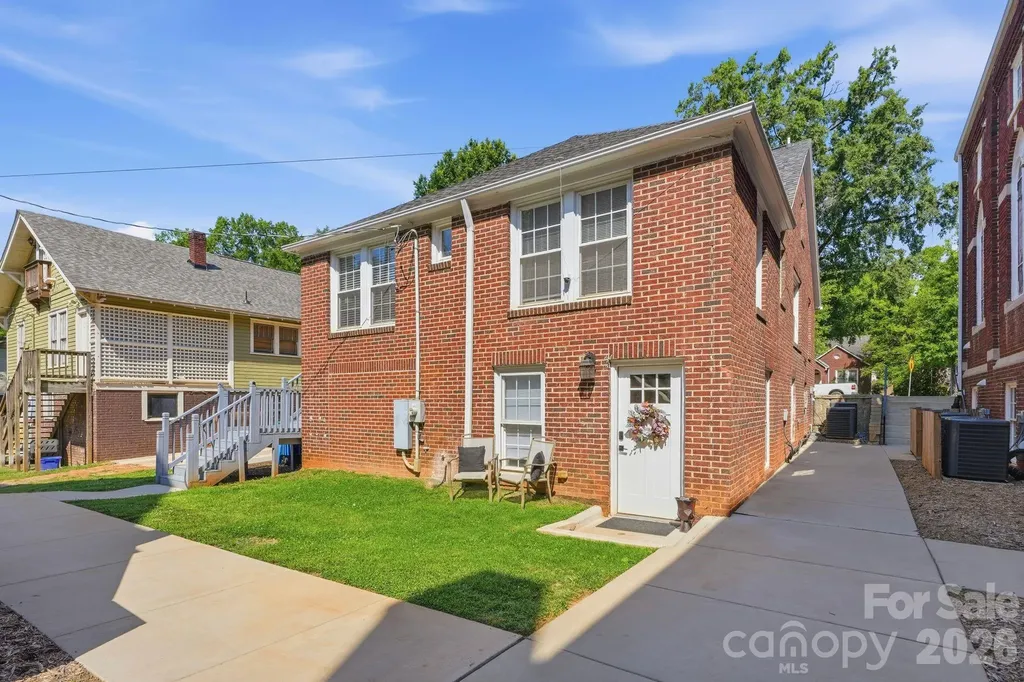 205 Grandin Road Charlotte NC 28208