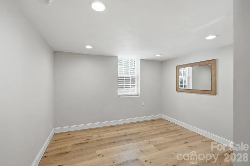 205 Grandin Road Charlotte NC 28208