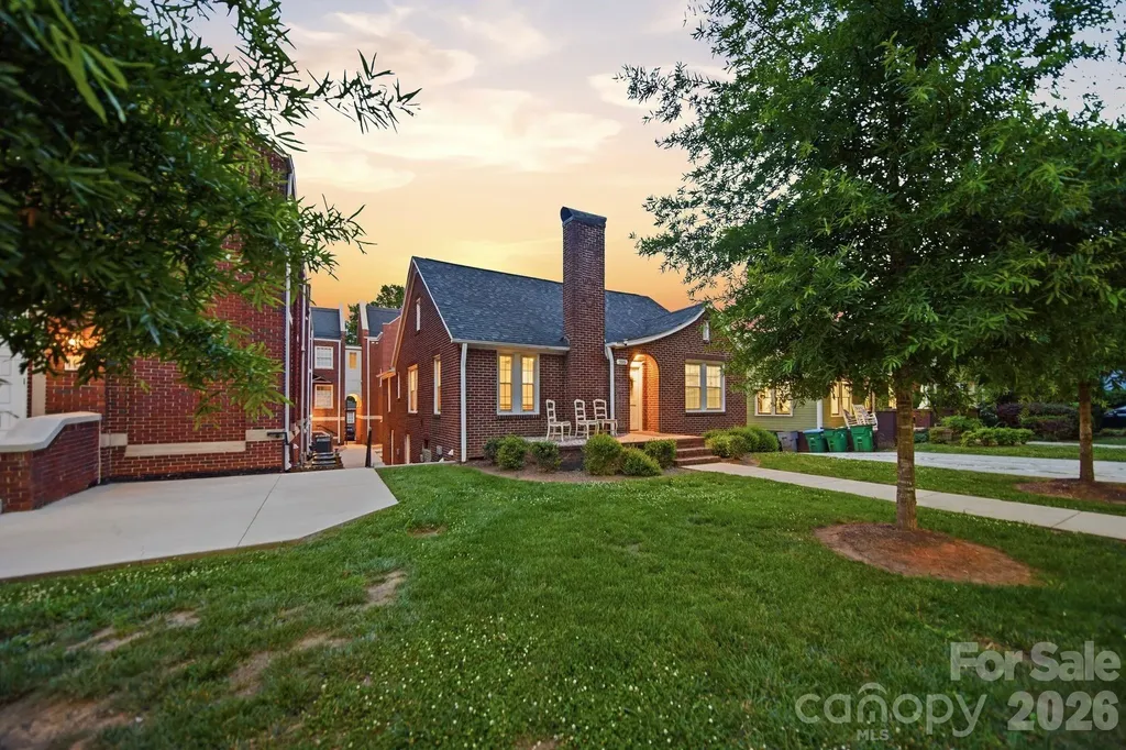 205 Grandin Road Charlotte NC 28208