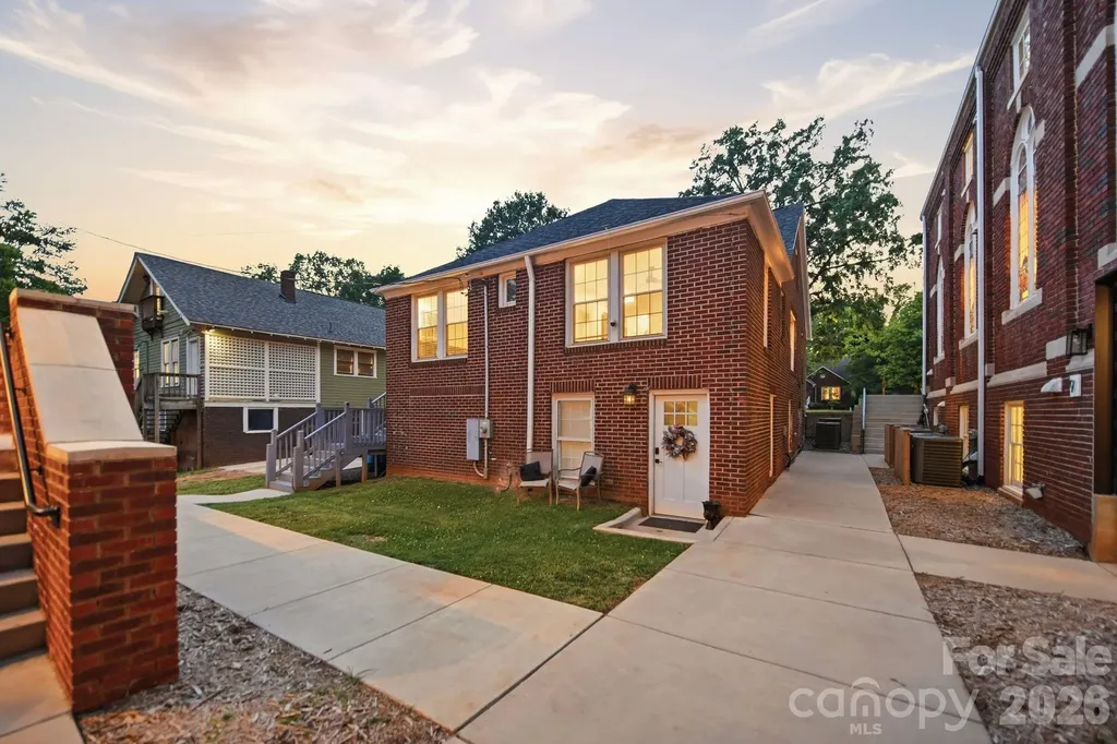 205 Grandin Road Charlotte NC 28208