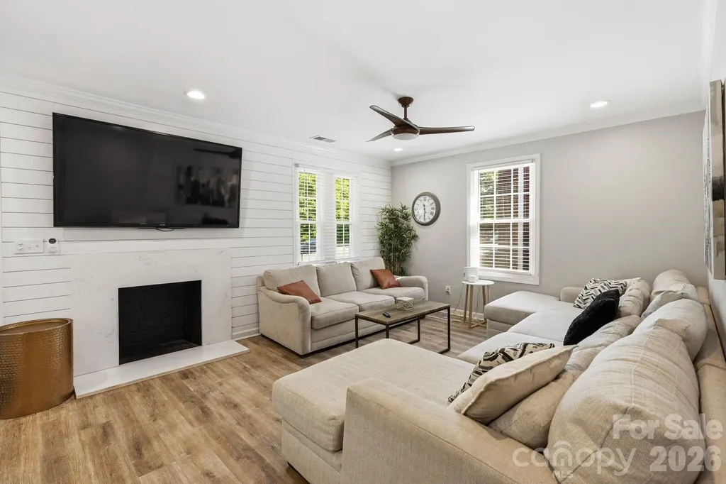 205 Grandin Road Charlotte NC 28208