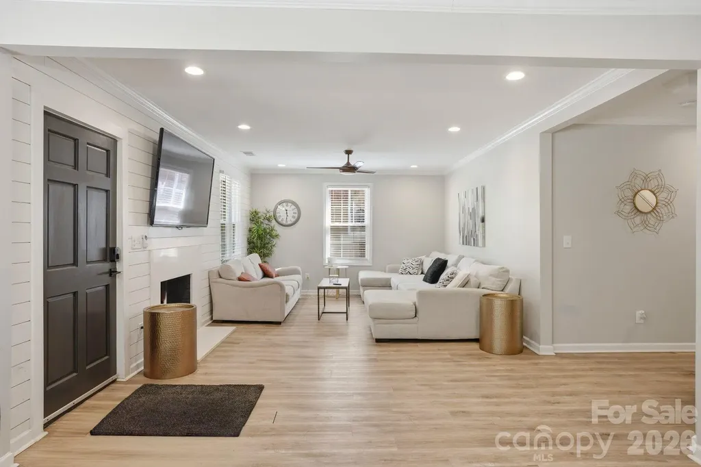 205 Grandin Road Charlotte NC 28208