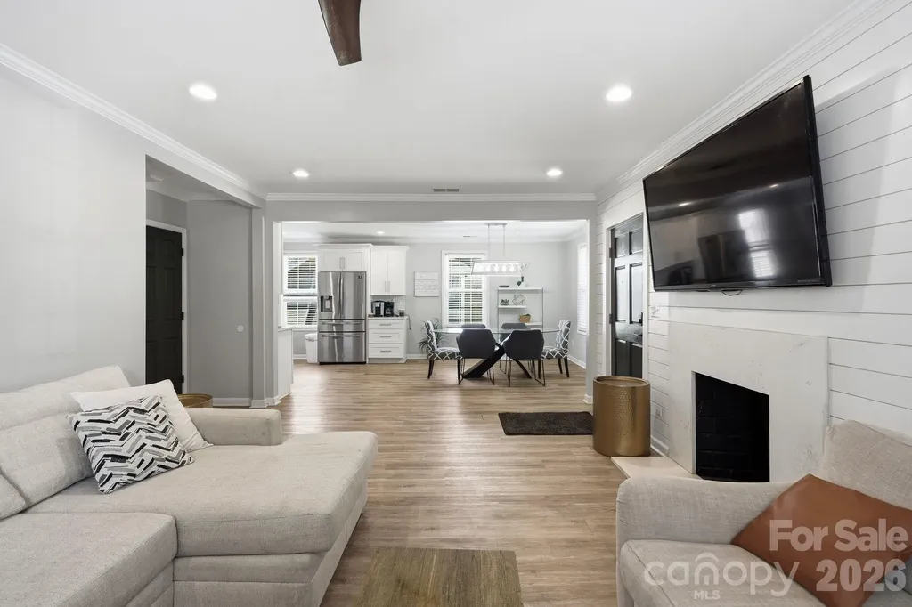 205 Grandin Road Charlotte NC 28208