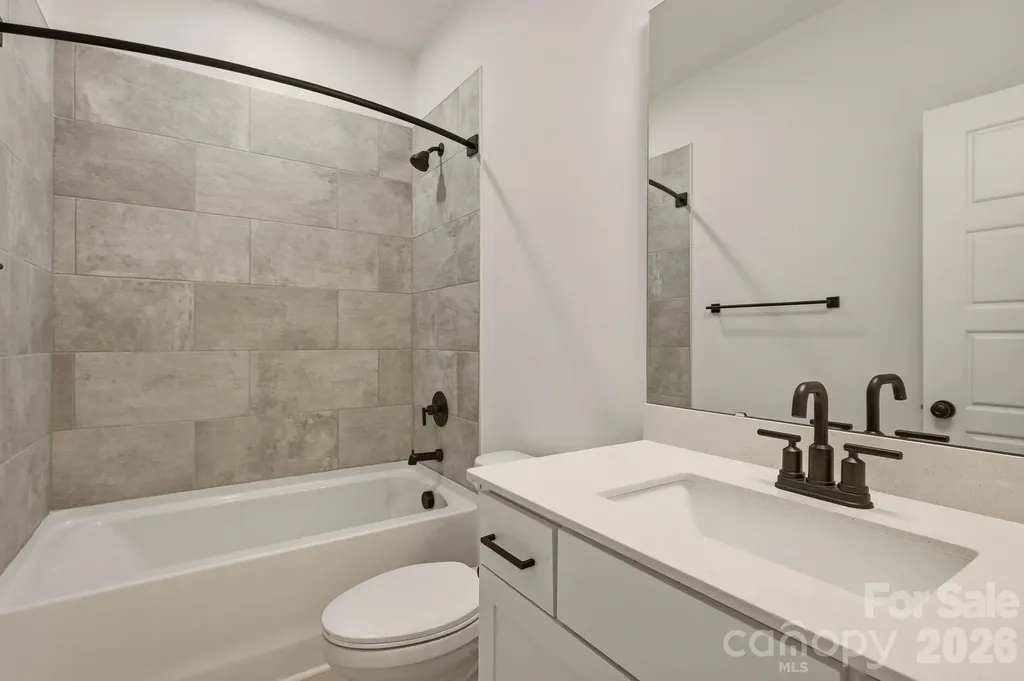 4043 Bass River Parkway Charlotte NC 28217
