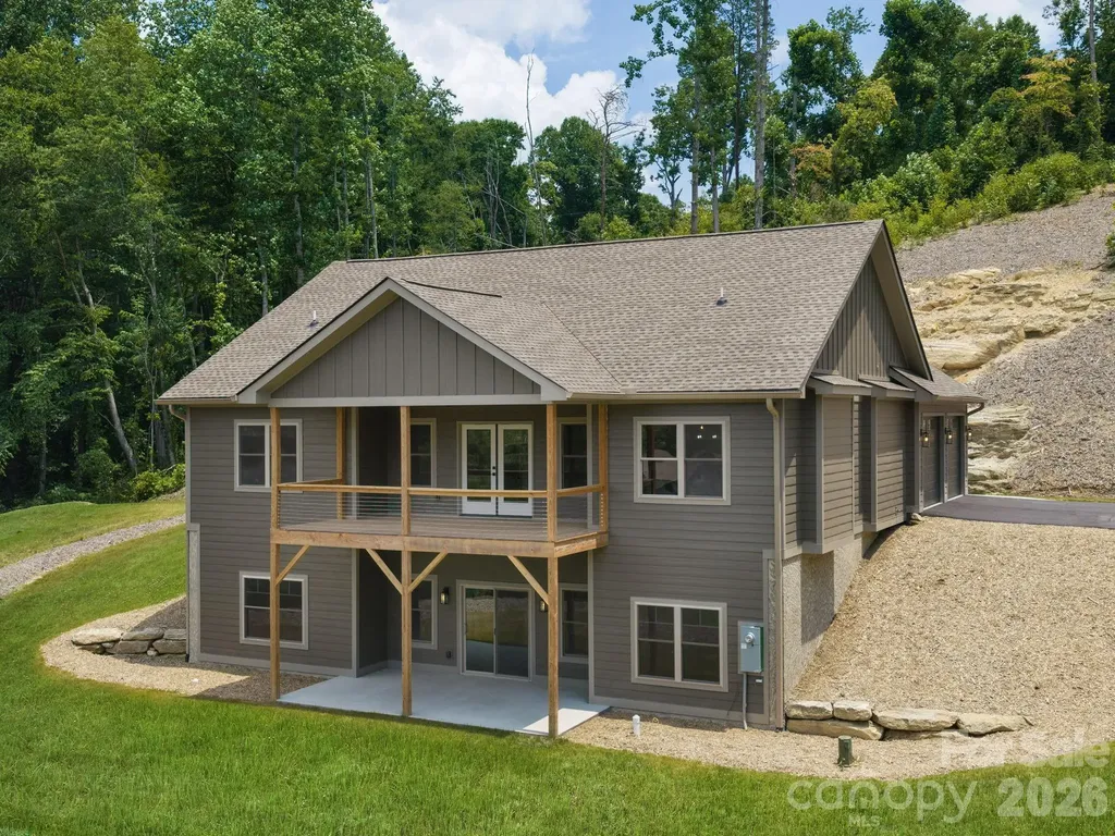 105 Sheila Wynne Drive Hendersonville NC 28732