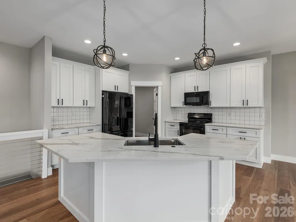 105 Sheila Wynne Drive Hendersonville NC 28732