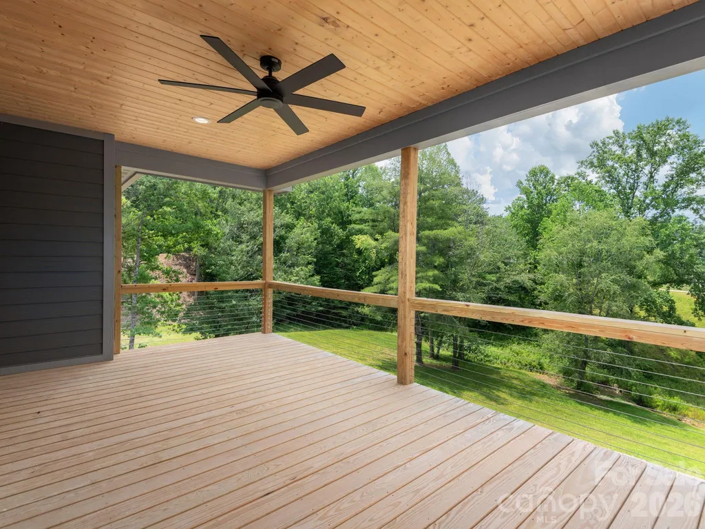 105 Sheila Wynne Drive Hendersonville NC 28732
