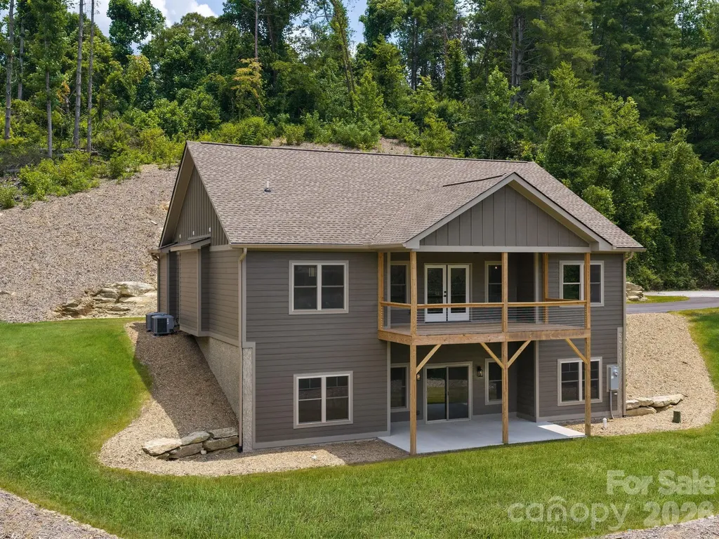 105 Sheila Wynne Drive Hendersonville NC 28732