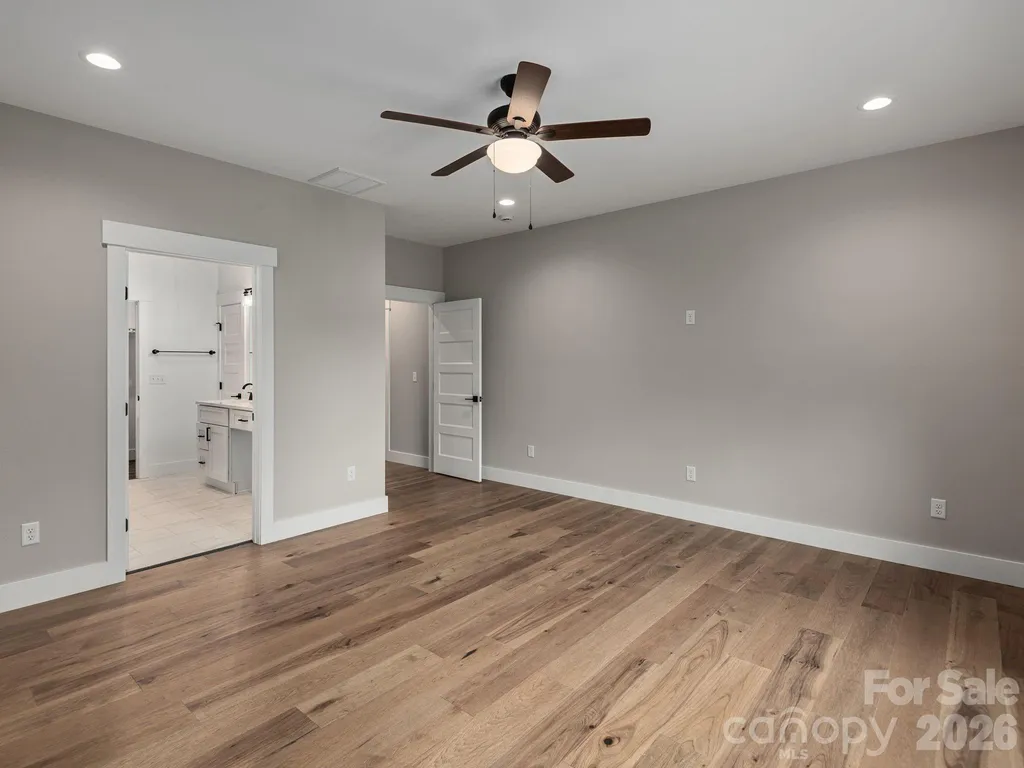 105 Sheila Wynne Drive Hendersonville NC 28732