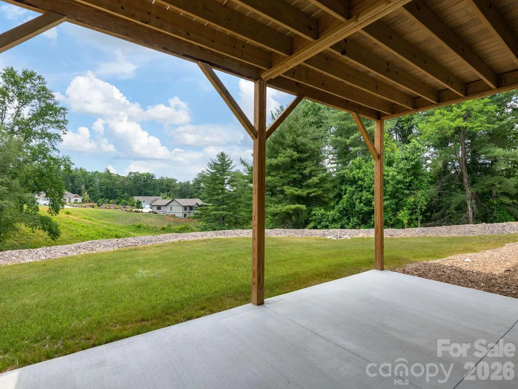 105 Sheila Wynne Drive Hendersonville NC 28732