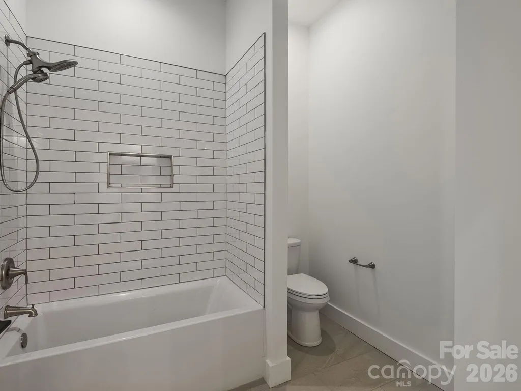 105 Sheila Wynne Drive Hendersonville NC 28732