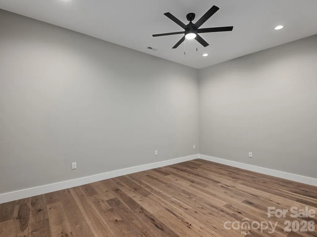 105 Sheila Wynne Drive Hendersonville NC 28732