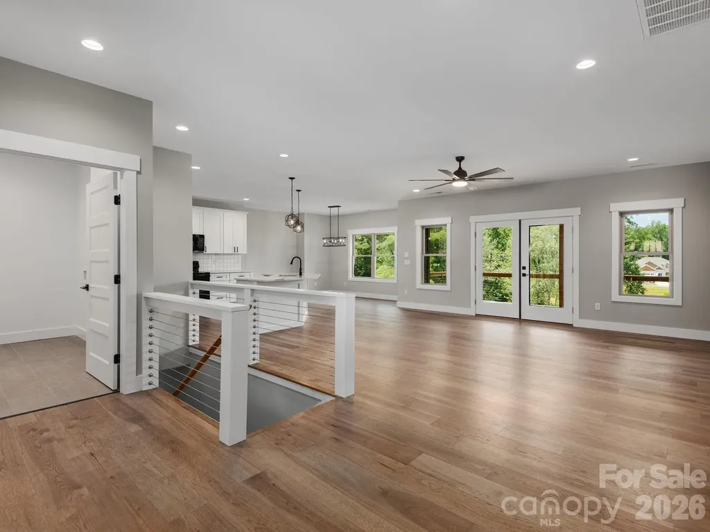 105 Sheila Wynne Drive Hendersonville NC 28732