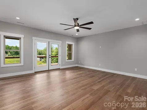 105 Sheila Wynne Drive Hendersonville NC 28732
