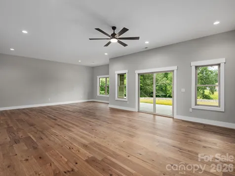 105 Sheila Wynne Drive Hendersonville NC 28732