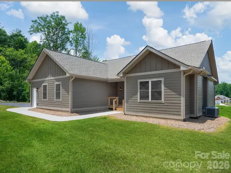 105 Sheila Wynne Drive Hendersonville NC 28732
