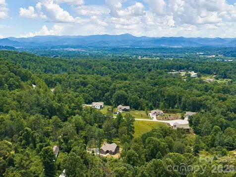 105 Sheila Wynne Drive Hendersonville NC 28732