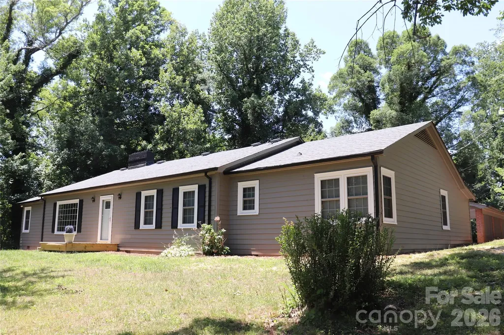 415 High Circle NW Lenoir NC 28645
