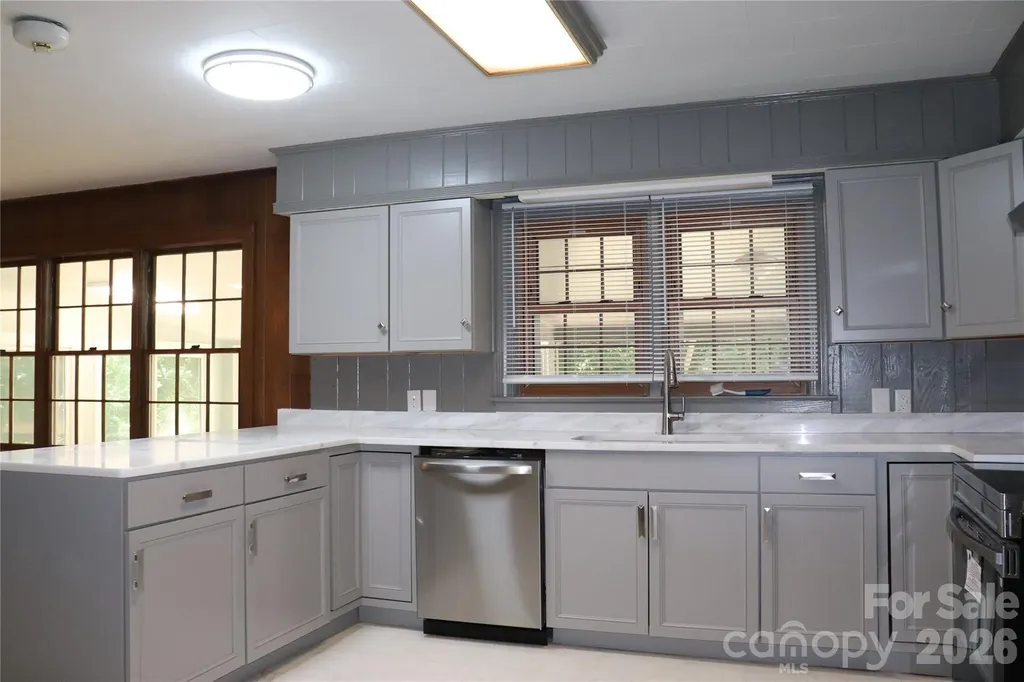 415 High Circle NW Lenoir NC 28645