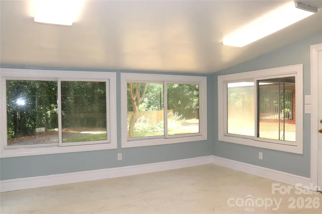 415 High Circle NW Lenoir NC 28645