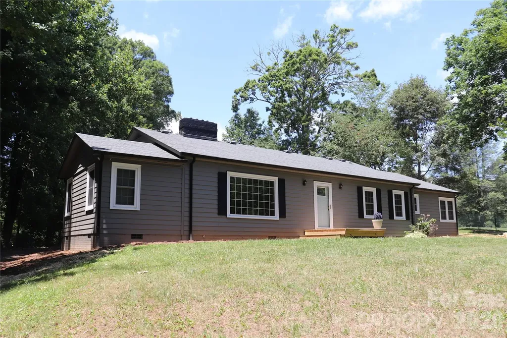 415 High Circle NW Lenoir NC 28645