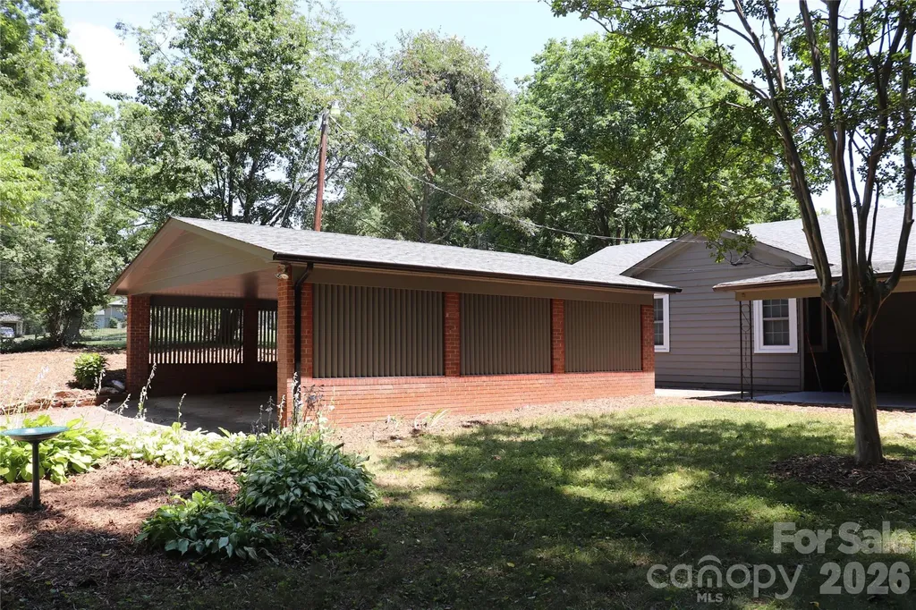 415 High Circle NW Lenoir NC 28645