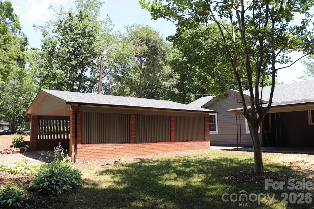 415 High Circle NW Lenoir NC 28645