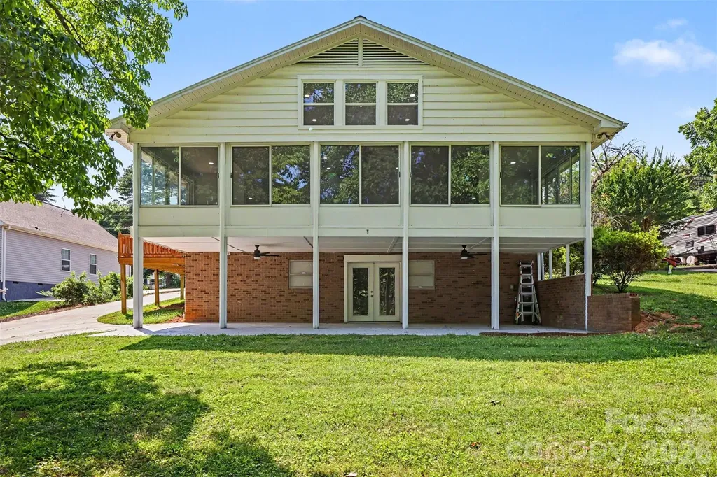 6917 Navajo Trail Sherrills Ford NC 28673