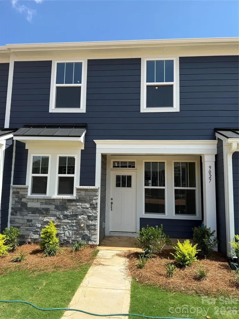 9027 Gulledge Court Charlotte NC 28262