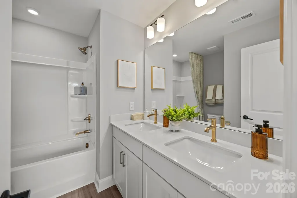 9023 Gulledge Court Charlotte NC 28262