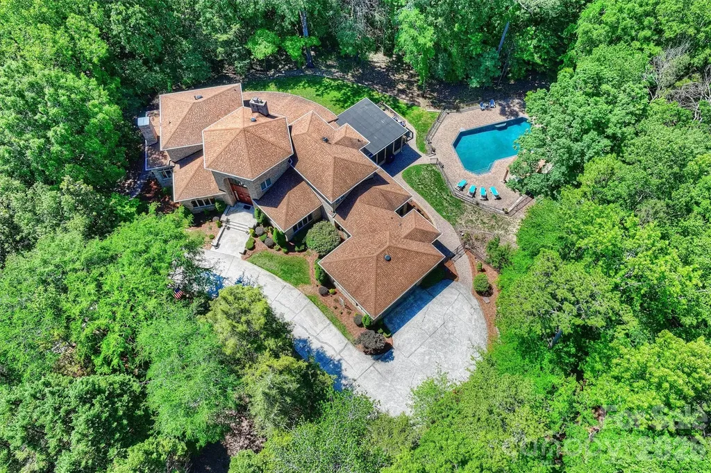 3301 Providence Plantation Lane Charlotte NC 28270